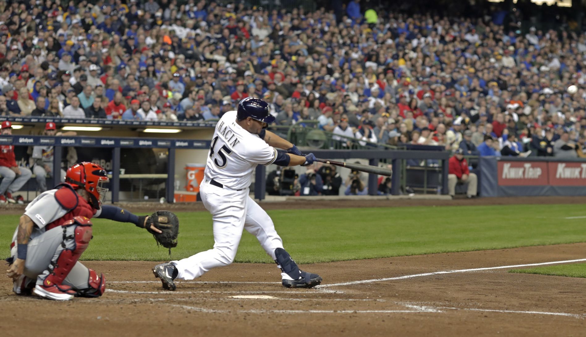 Cardinals, Brewers open baseball season